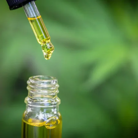 Olejek CBD a działanie przeciwbólowe – jak może pomóc w łagodzeniu bólu?