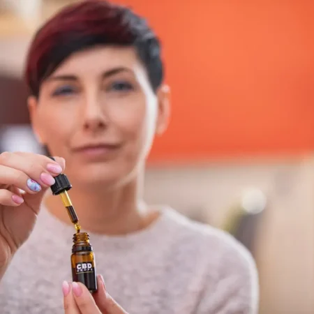 W jaki sposób stosować olejek CBD?